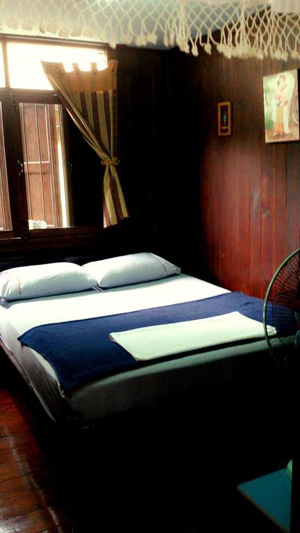 Baan Mai Guesthouse Mae Hong Son Værelse billede