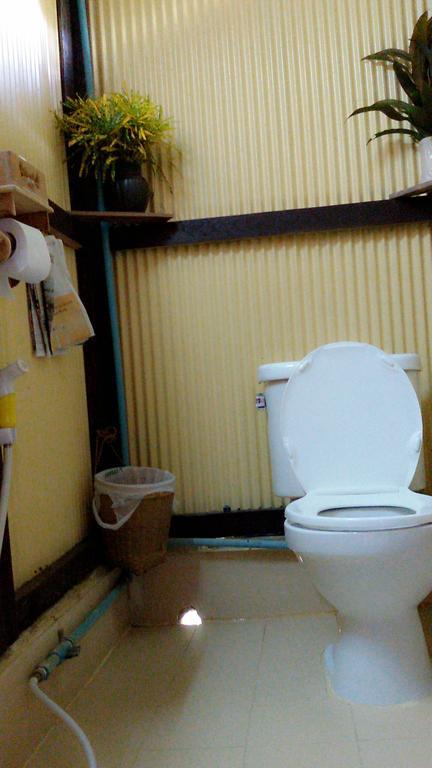 Baan Mai Guesthouse Mae Hong Son Værelse billede