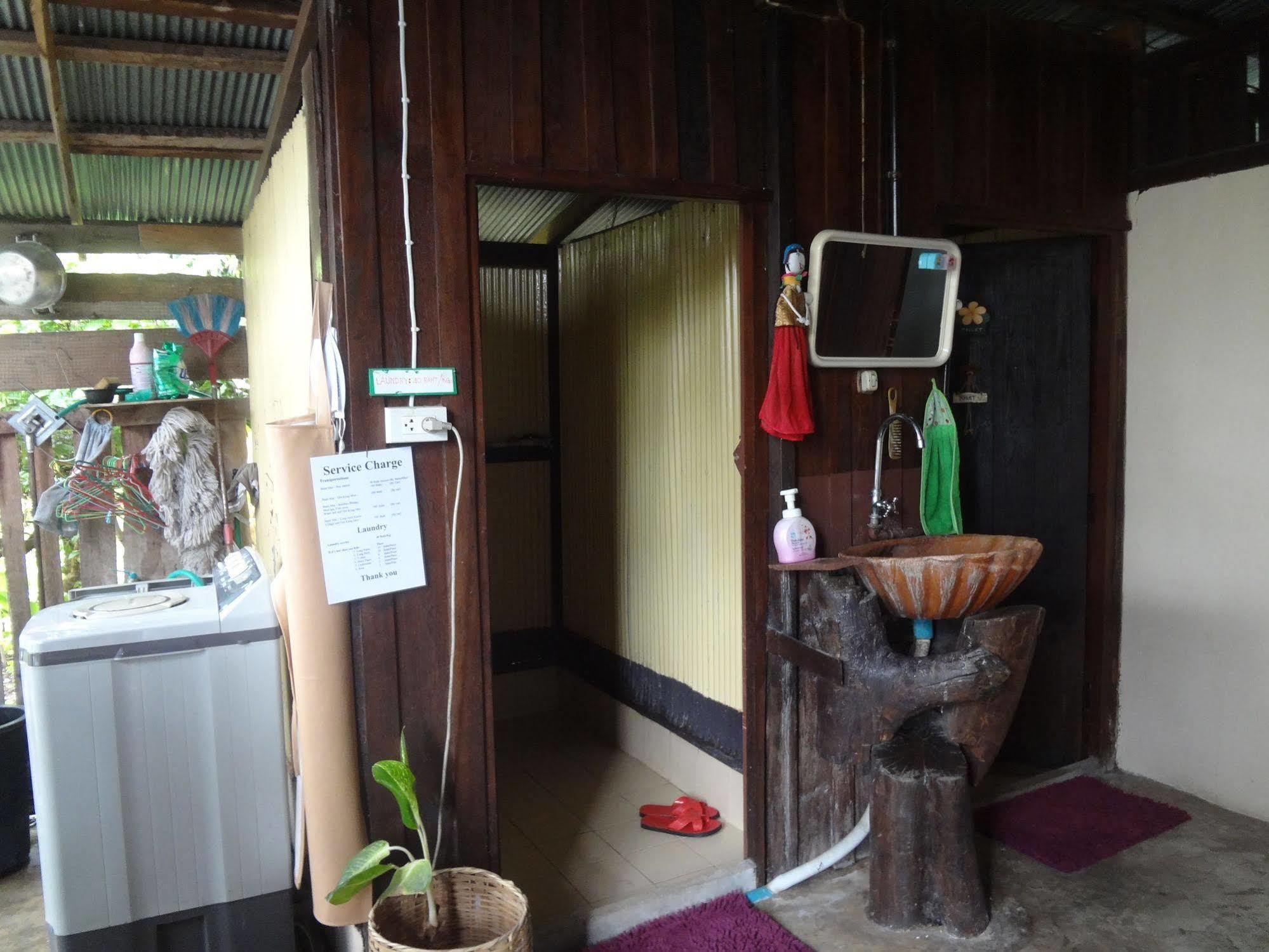 Baan Mai Guesthouse Mae Hong Son Eksteriør billede